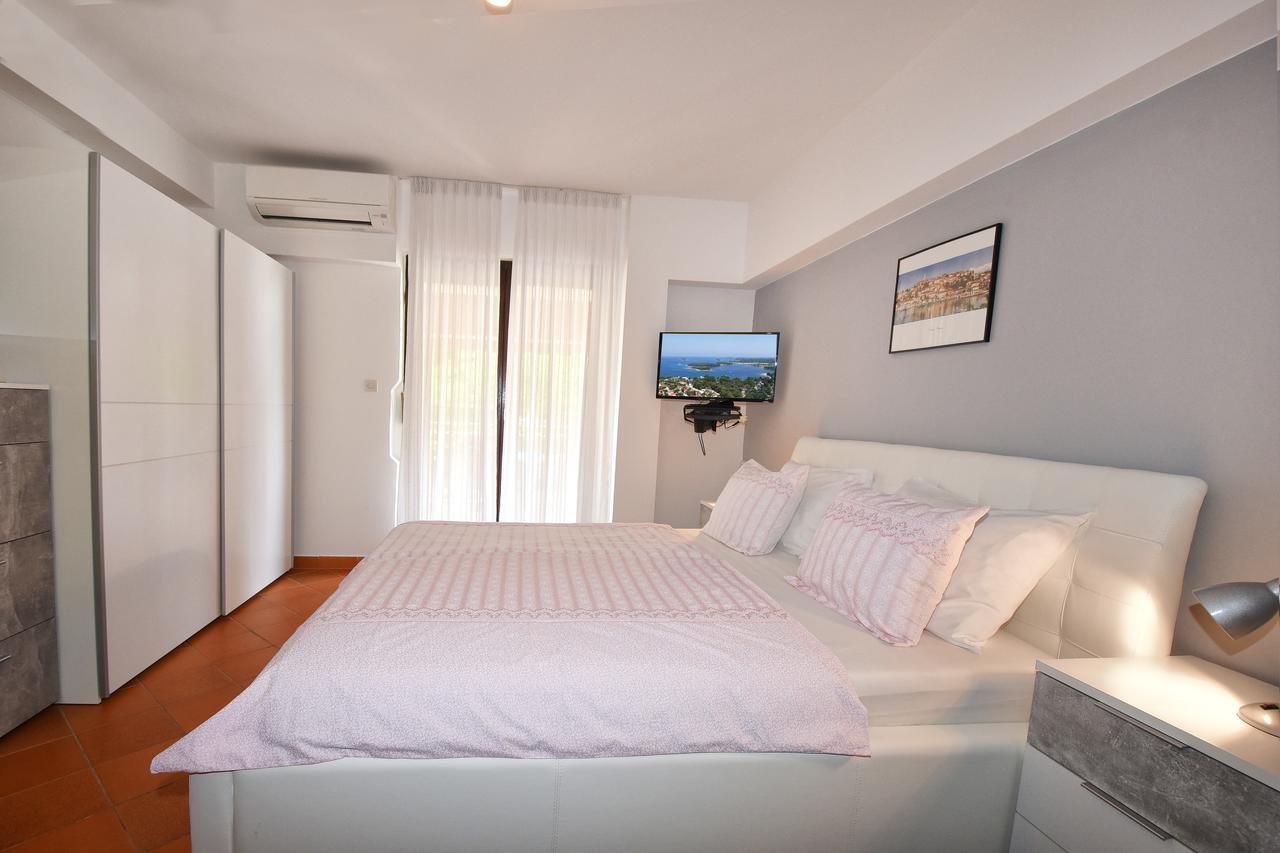Apartment Sambris No 1 弗尔萨尔 外观 照片